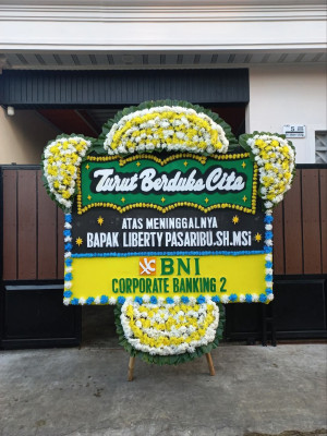 Papan Bunga Duka di Pasar Sungai Penuh