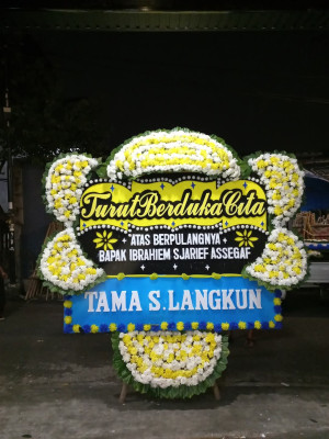 Papan Bunga Duka di Pasar Sungai Penuh